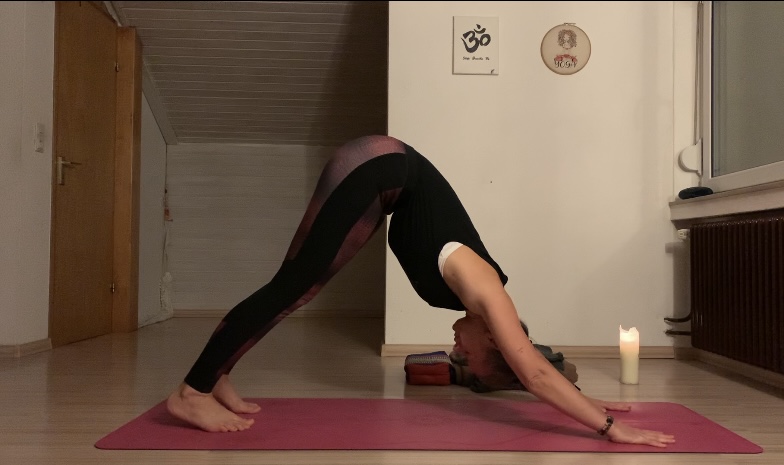 Julia - Yoga zum Stress bewältigen